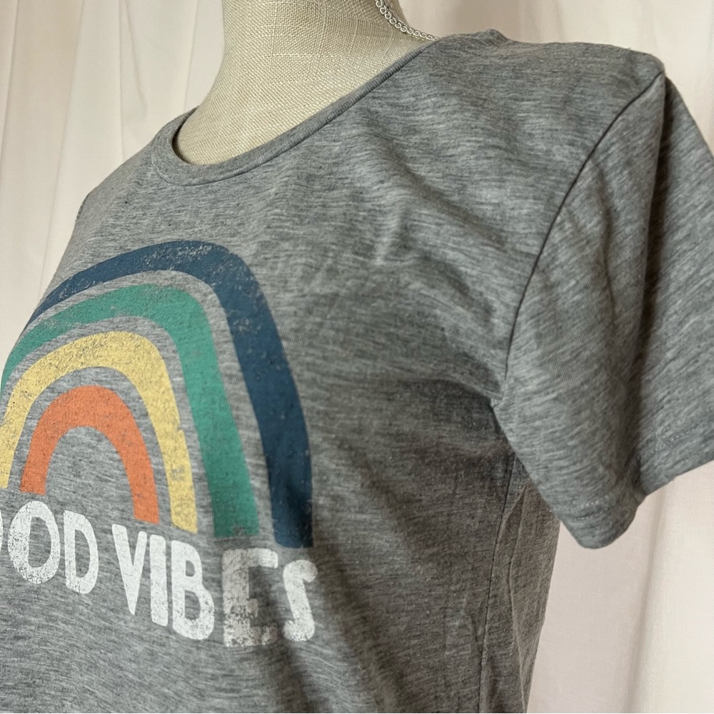Good Vibes Vintage-style Tee Small